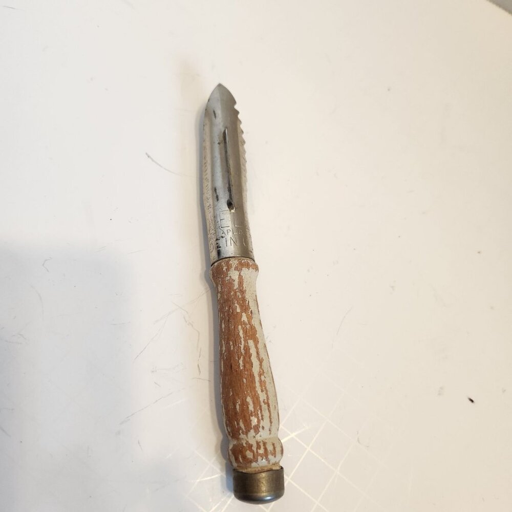 Covell Vintage Metal Apple Corer with Wooden Handle Rustic Mid-Century READ